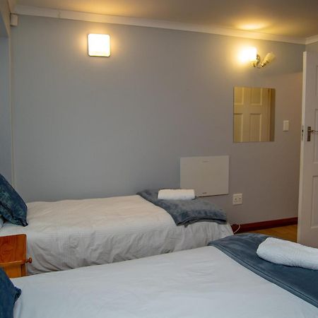 Great White Accommodation Kleinbaai Εξωτερικό φωτογραφία